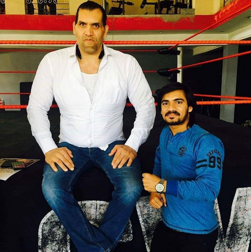 Dinesh Kumar with The Great Khali